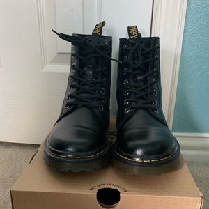 Doc Martins style Luana